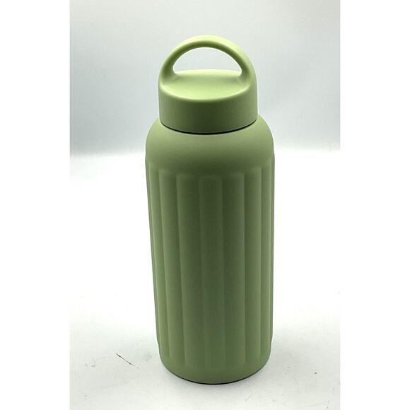 Room Essentials Double Wall Stainless Steel Vacuum Bottle - 33oz - Picture 1 of 3